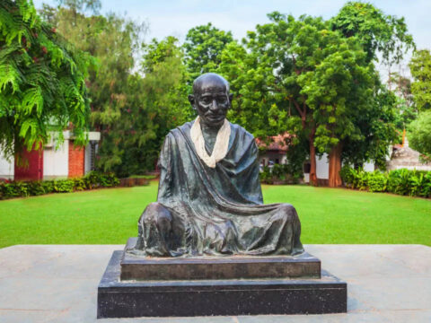 Singapore Indian Fine Arts Society: Classical Indian arts society in Singapore awards scholarships to six Indian-origin students to celebrate Gandhi Jayanti