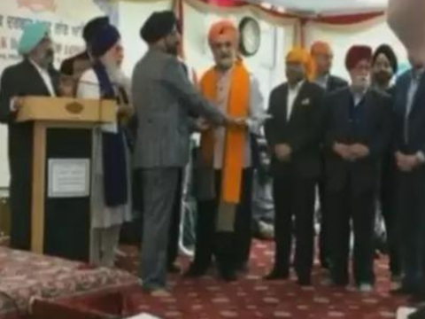 Indian envoy Taranjit Sandhu celebrates Gurpurab in New York, felicitated by Sikh community