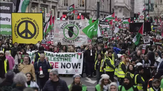 Protesters who climb Britain's war memorials could face jail