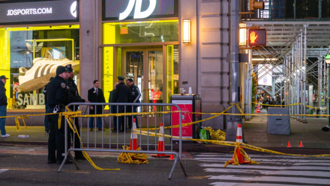 15-year-old boy arrested for shooting Brazilian tourist in Times Square