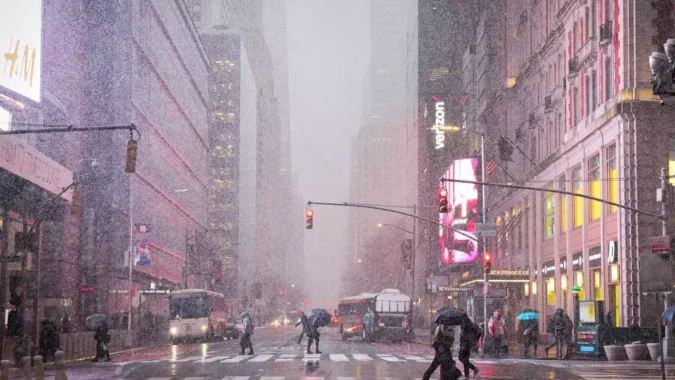 Over 1000 flights cancelled as heavy snowstorm hits Northeastern US