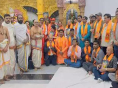 Indian-American BJP supporters conduct havans for victory of PM Modi in Lok Sabha polls