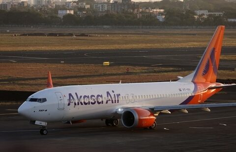 An Akasa Air passenger aircraft taxis on the tarmac at Chhatrapati Shivaji International Airport in Mumbai, India, May 2, 2023. (Francis Mascarenhas/Reuters)