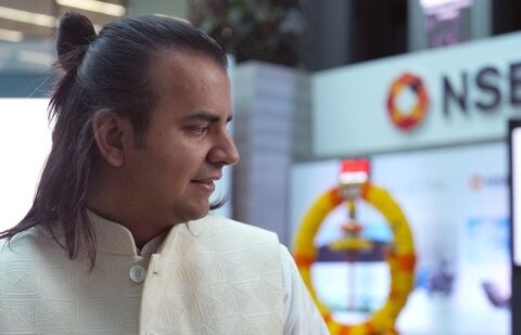 Bhavish Aggarwal, chief executive officer of Ola Electric Mobility Ltd., during the company's listing ceremony at the National Stock Exchange (NSE) in Mumbai.(Bloomberg)