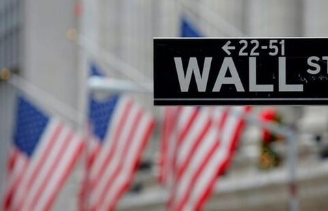 US stock market plunges and bond yields fall due to recession fears (Reuters)