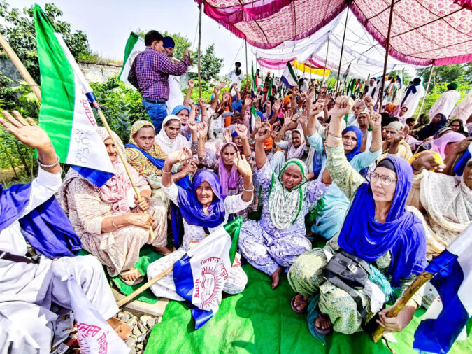 Punjab: Farmers block roads, squat on rail tracks to protest 'tardy' paddy purchase