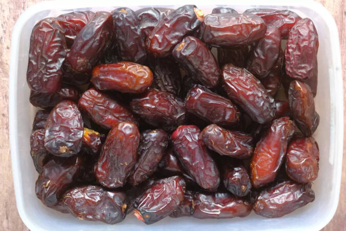 dates price: After gold, silver & platinum, dates from UAE under scanner