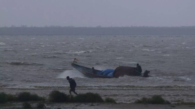 Scientists suggest ways to Odisha paddy farmers for minimising loss due to cyclone Dana