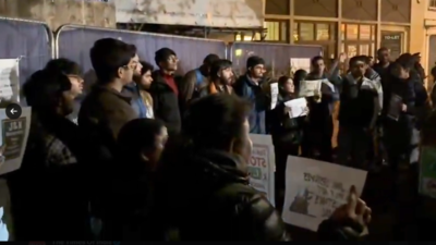 Why did Indian students protest outside Oxford Union?