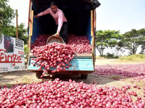 Onion price hikes make wallets weep across India