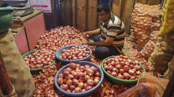 Export demand, rainfall delay, damage keep onion prices firm