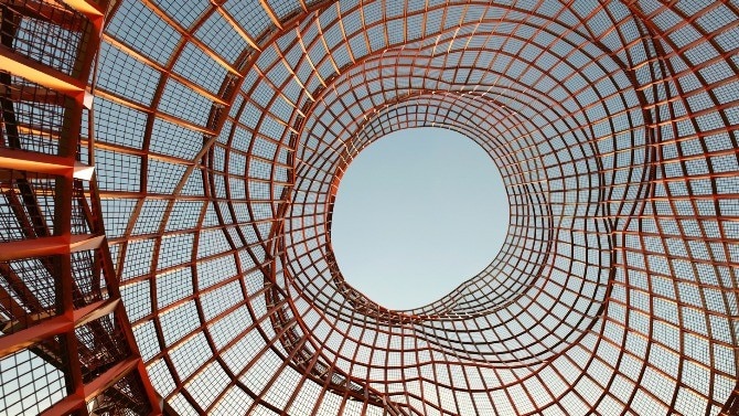 Tech Translated: Data mesh and data fabric