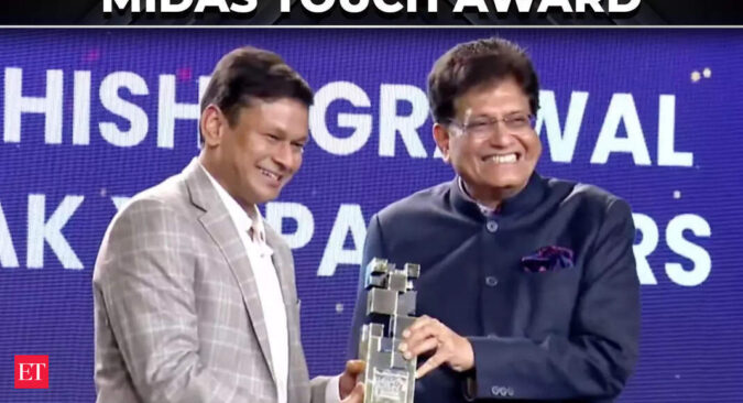 Ashish Agrawal of Peak XV wins ET Startup 2025 Midas Touch Award – The Economic Times Video Ashish Agrawal of Peak XV wins ET Startup 2025 Midas Touch Award - The Economic Times Video