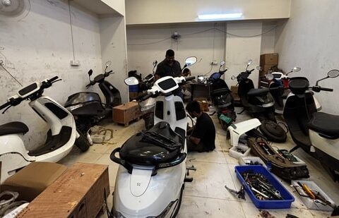 Ola Electric scales up Hyperservice to open source its spares, service business| Business News Ola Electric operates its own stores and service centres in India, in a departure from the industry norm of dealership model. (Tushar Deep Singh/HT)