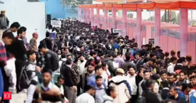 India’s unemployment rate dips to 5.2% in Q2FY26 as rural jobs rise; youth joblessness edges up Q2 Unemployment Rate Eases to 5.2%