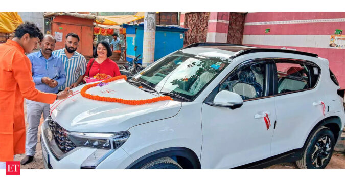 Household spending in India shifts towards asset-building, motor vehicles fastest-growing durable: PM’s Economic Advisory Council ET logo