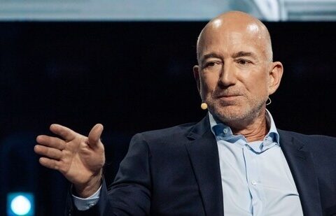 When Jeff Bezos stepped down after 27 years running Amazon, he was widely lauded as one of the best CEOs in tech history. If his new startup succeeds, it will likely come down in part to how relevant his management philosophy still is—or how much it has evolved. (Bloomberg)