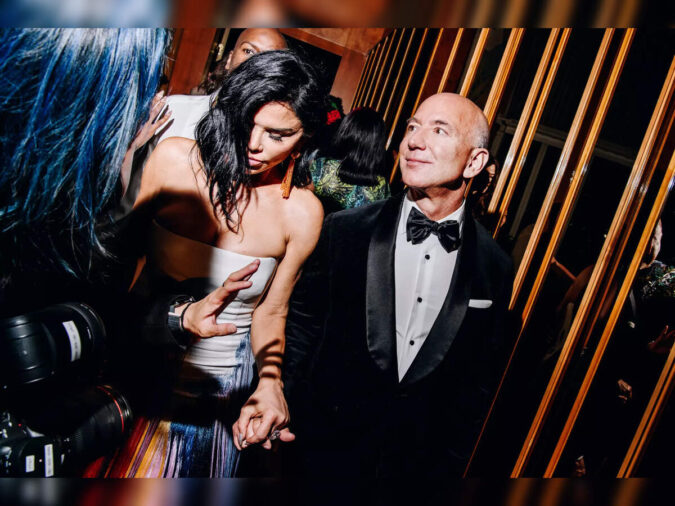 Jeff Bezos creates AI startup where he will be co-CEO Jeff Bezos creates AI startup where he will be co-CEO