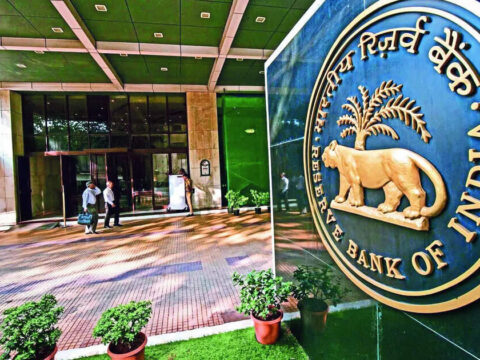 RBI Likely to Raise Forecast for Growth, Lower it for Inflation