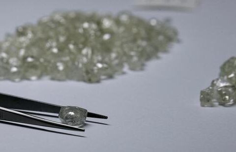 FILE PHOTO: Diamonds are displayed during a visit to the De Beers Global Sightholder Sales (GSS) in Gaborone, Botswana November 24, 2015 (REUTERS)