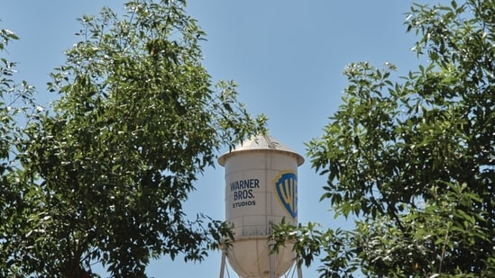 Netflix Makes Majority Cash Bid for Warner Discovery| Business News Warner Bros. Studios