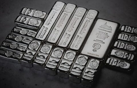 The silver rate surged as much as 5.99% to an intraday high of  ₹2,54,174.00, before giving up all the gains and more to hit an intraday low of 2,33,120.00—down 2.78%. (Unsplash)