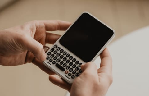 The Clicks Communicator takes us back to a time when the thumbs knew where each key lived in that three-dimensional space. (Official image)