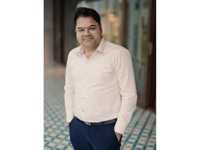 Healthians executive chairman Deepak Sahni steps down