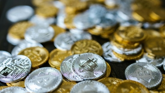 In Mumbai, 24-carat gold was priced at around  ₹1,70,620, while rates in Delhi were slightly higher at about  ₹1,79,010.