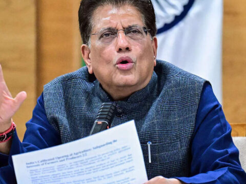 India likely to receive Bangladesh-style zero-duty benefits on US cotton: Commerce Ministry ET logo