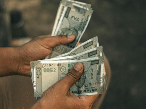 Cash craze: Currency in circulation touches record Rs 40 lakh crore ET logo