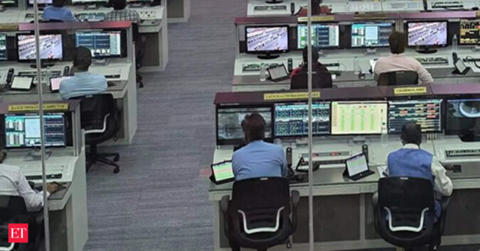 India’s services growth moderated in February as cost pressures mount, PMI shows ET logo