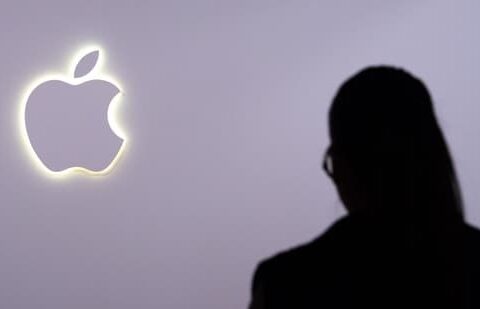 Unlike the current Smartphone PLI scheme which ends on 31 March 2026 and is primarily focused on incremental domestic output, the new plan explicitly ties benefits to exports and localisation. (Bloomberg)