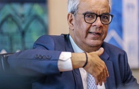 Despite being an outsider, Kotak Mahindra Bank CEO Ashok Vaswani says that having the founder, Uday Kotak, available as a sounding board gives him an advantage over many banking chiefs. (Bloomberg)