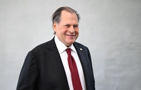 Salesforce is not giving pay hikes to its highest-level employees this year. What they’ll get instead Marc Benioff, chief executive officer of Salesforce Inc (Bloomberg)