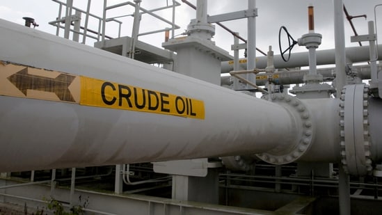 Several Asian stock markets fell sharply on Monday as oil prices climbed by more than 25 per cent. (Reuters/File)