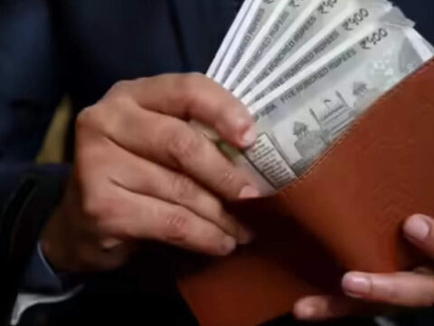 Central government workers seek wages based on five-member families ET logo