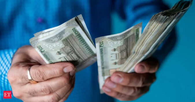 Central Govt Staff Seek ₹69K Floor Pay and DA Merger