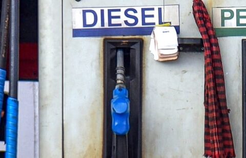 **PTI's Best Photos of the Week** Guwahati: A notice at a petrol pump reads, "Petrol out of stock", amid rumours of fuel shortage in the wake of the West Asian conflict, in Guwahati, Assam, Thursday, March 26, 2026. (PTI Photo)(PTI03_26_2026_000072B)(PTI03_29_2026_000250B) *** Local Caption *** (PTI)