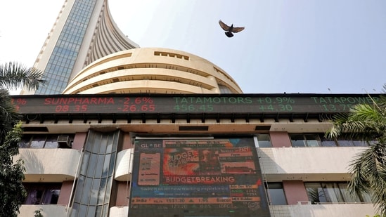 Despite weak global cues, Indian stock market regained ground in afternoon trade, thanks to a rally in IT stocks. (REUTERS)