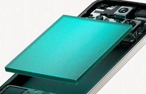 What the EU has mandated, applicable from February 2027, are “easily replaceable batteries”. (HT file photo)