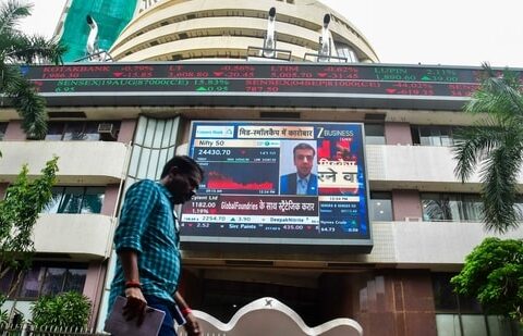 Sensex and Nifty fell for a second day in a row (PTI)