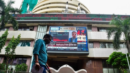 Sensex and Nifty fell for a second day in a row (PTI)