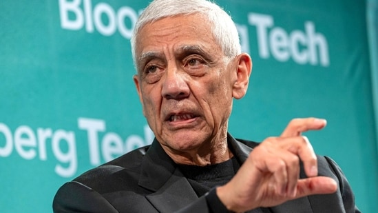 Entrepreneur blocked Vinod Khosla’s number after a dinner. Indian-origin billionaire responds to viral allegation Vinod Khosla, founder of Sun Microsystems, founded Khosla Ventures in 2004. (Bloomberg)