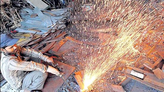 Manufacturing sector growth hits 3-month high in May The data showed that manufacturers stepped up purchases, new orders and output at a faster pace than in April. (File)