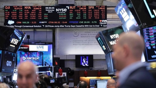 MU, AMD, Intel and SNDK stocks fell as investors turned cautious on chip and memory stocks.  (Photo by Michael M. Santiago / GETTY IMAGES NORTH AMERICA / Getty Images via AFP) (Getty Images via AFP)
