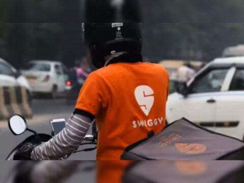 Swiggy shares slide over 2% after FSSAI issues 9 notices over consumer complaints Swiggy shares slide over 2% after FSSAI issues 9 notices over consumer complaints