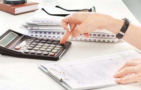 As July marks peak tax season, many receive their income tax refunds. This article reveals how to turn that refund into a financial game-changer. Rather than splurging, find out how to use this influx wisely to pay off debts, bolster your emergency fund, and invest for the future.