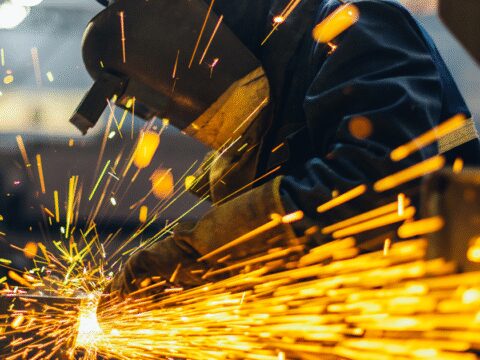 Mfg Activity Hits 5-yr Low as Growth of New Orders Slows