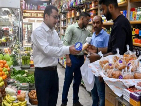 Onion, chicken prices make home-cooked meals costlier in July: Report ET logo